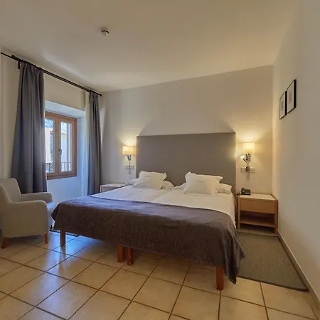 Hotel Ca'l Bisbe 4*